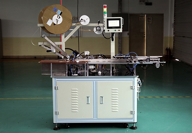 Automatic Iron Lug Mounting Machine